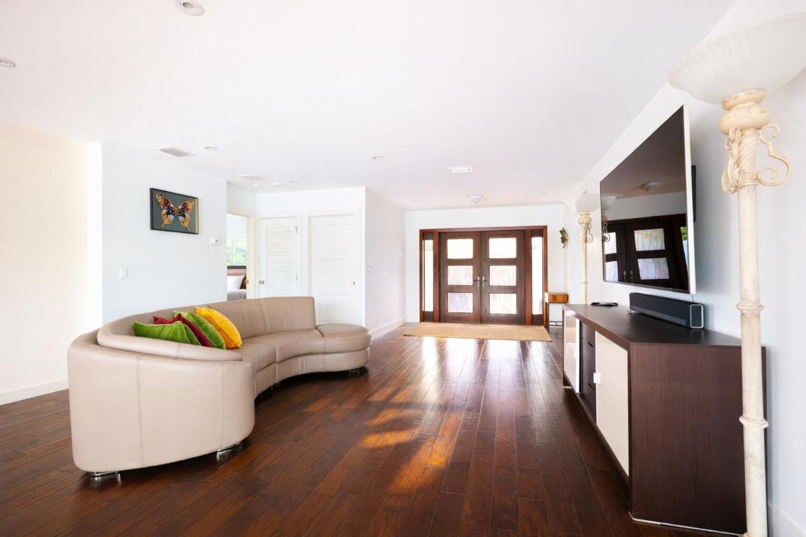 3018 NE 26th Fort Lauderdale, FL 33305