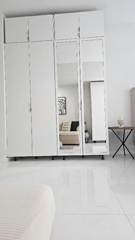 851 NE 1st #306 Miami, FL 33132