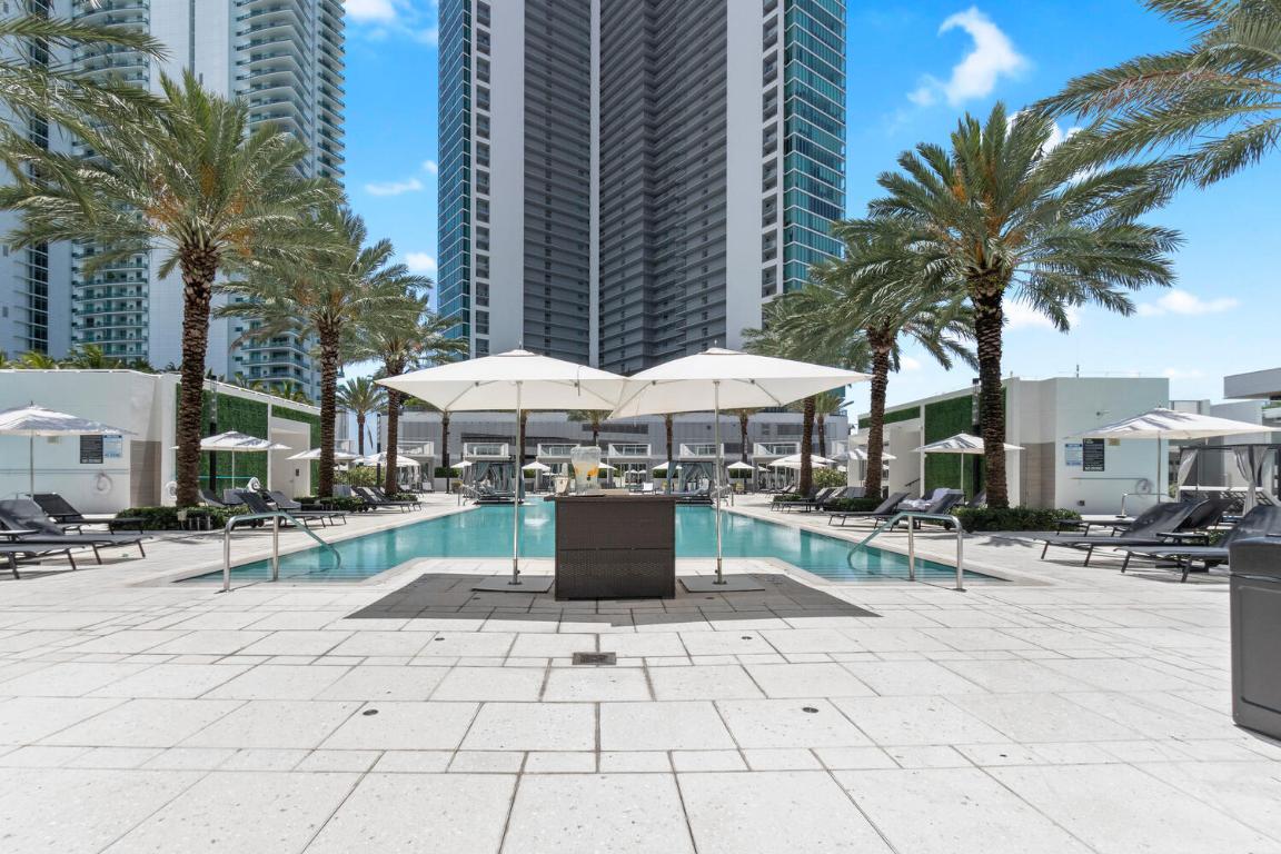 851 NE 1st #306 Miami, FL 33132