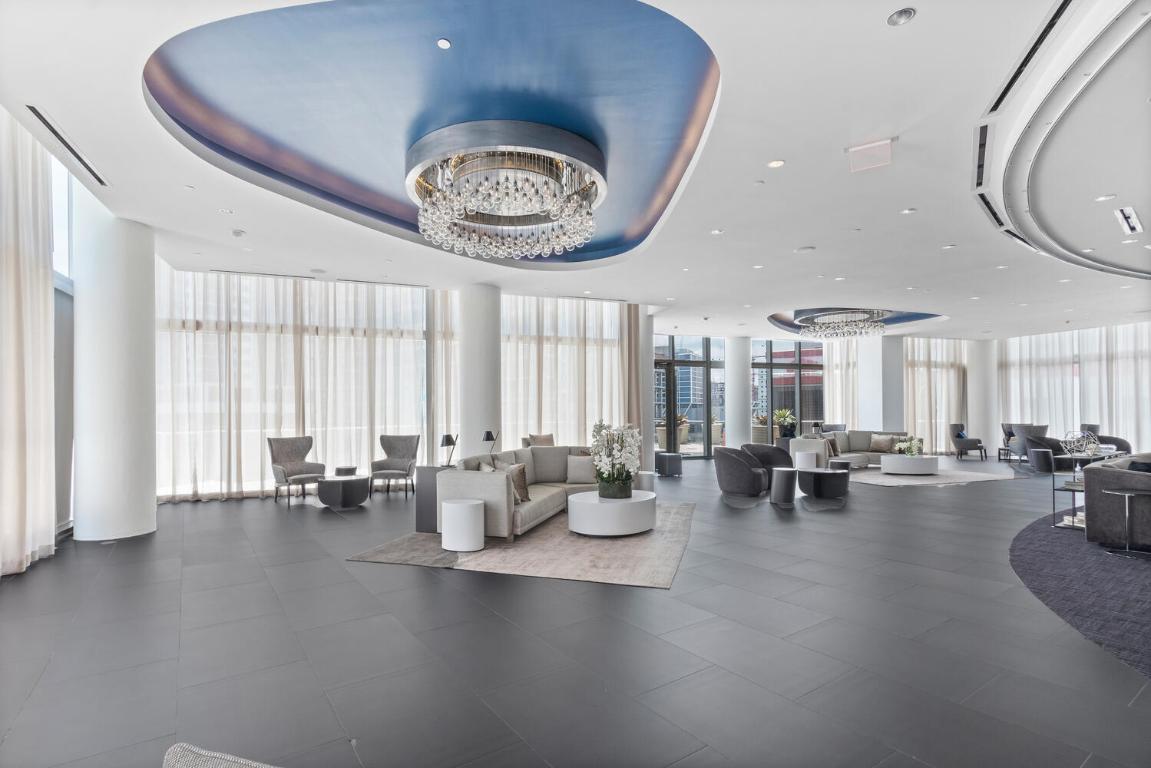 851 NE 1st #306 Miami, FL 33132