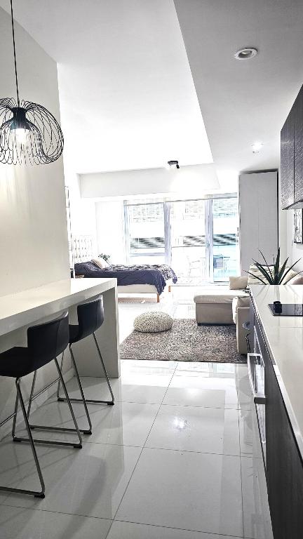 851 NE 1st #306 Miami, FL 33132