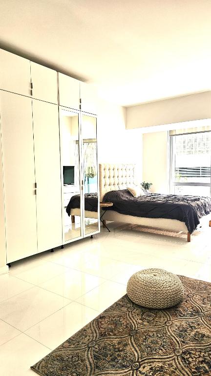 851 NE 1st #306 Miami, FL 33132