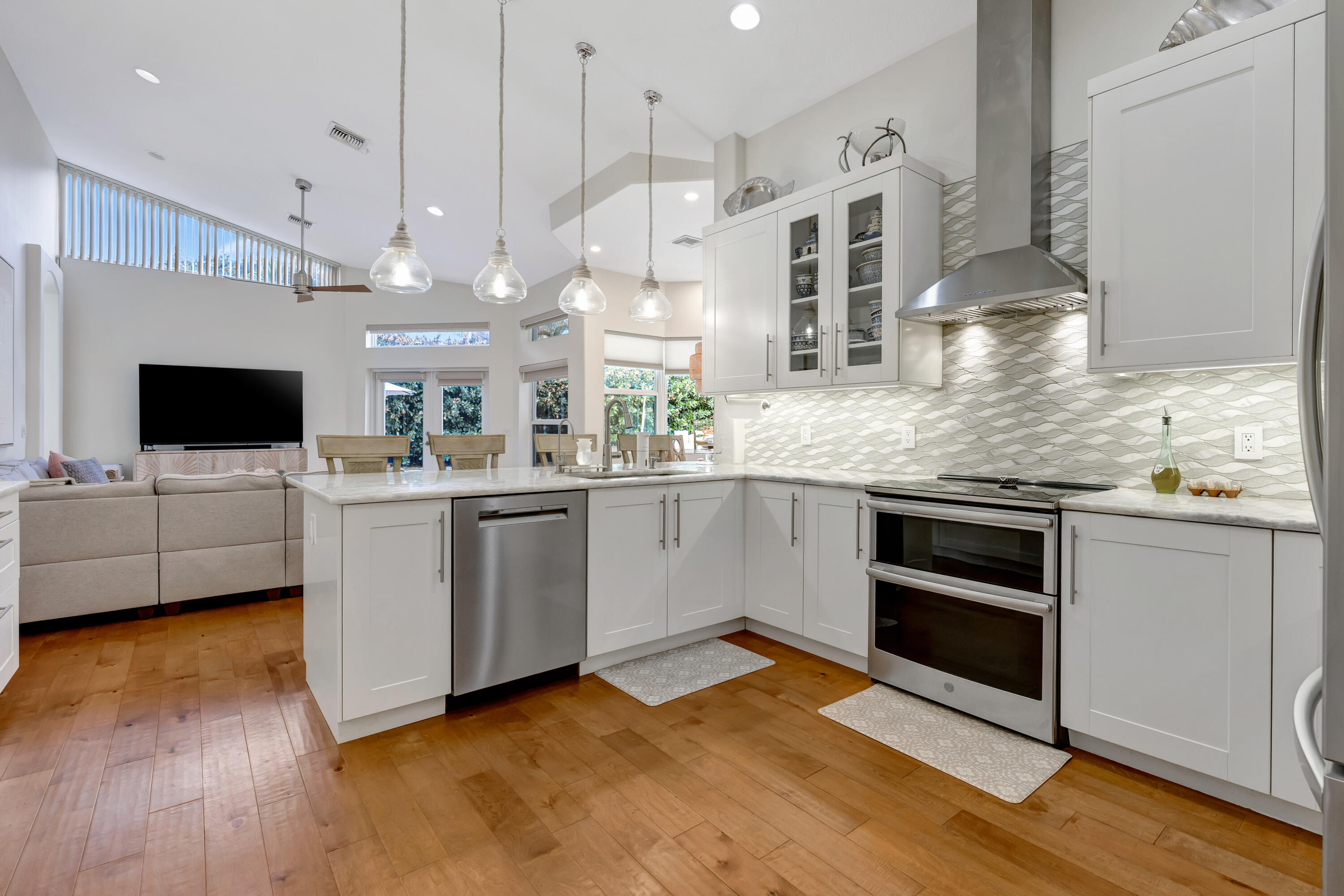 18938 SE Loxahatchee Riv Jupiter, FL 33458