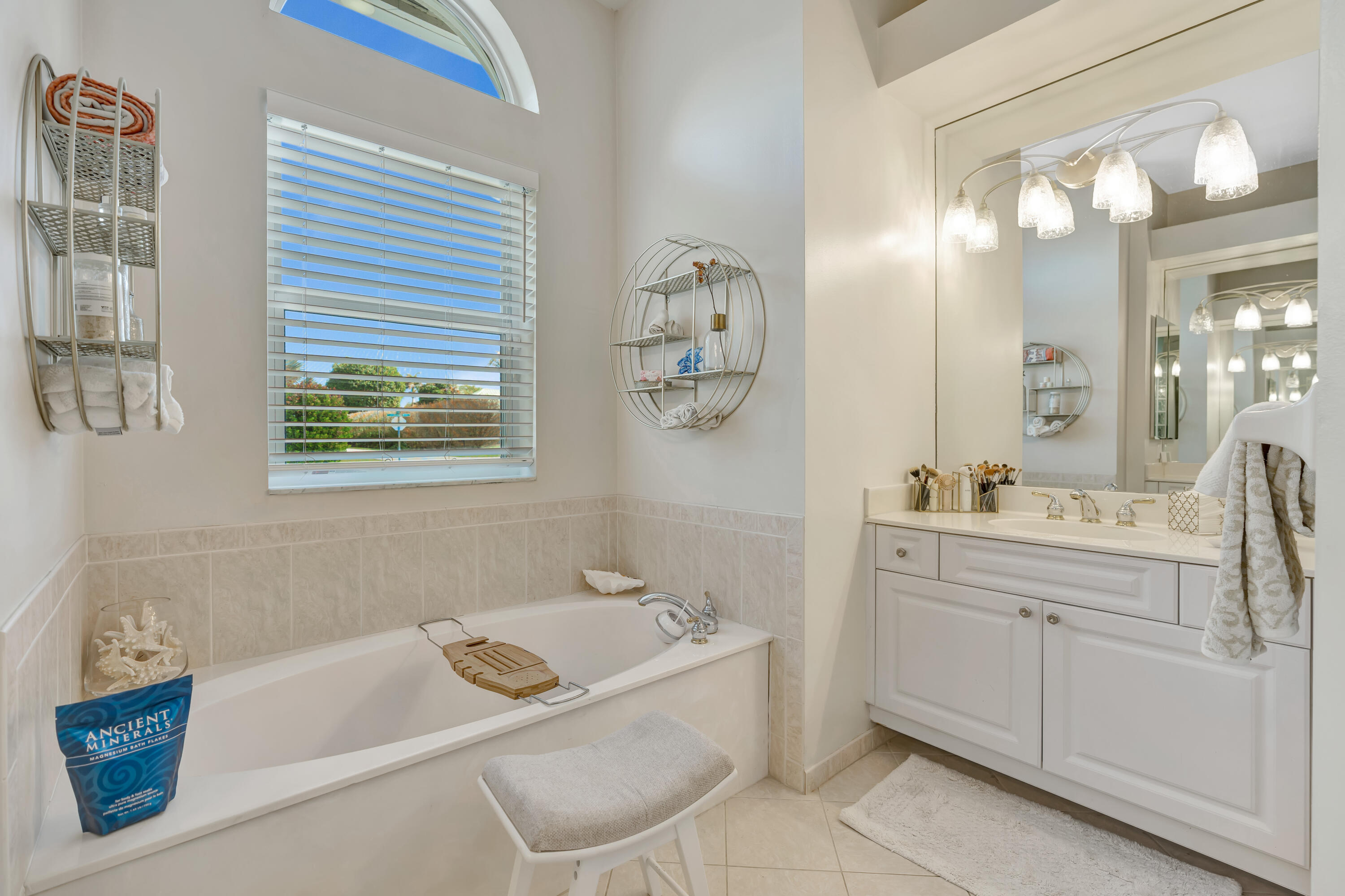 18938 SE Loxahatchee Riv Jupiter, FL 33458