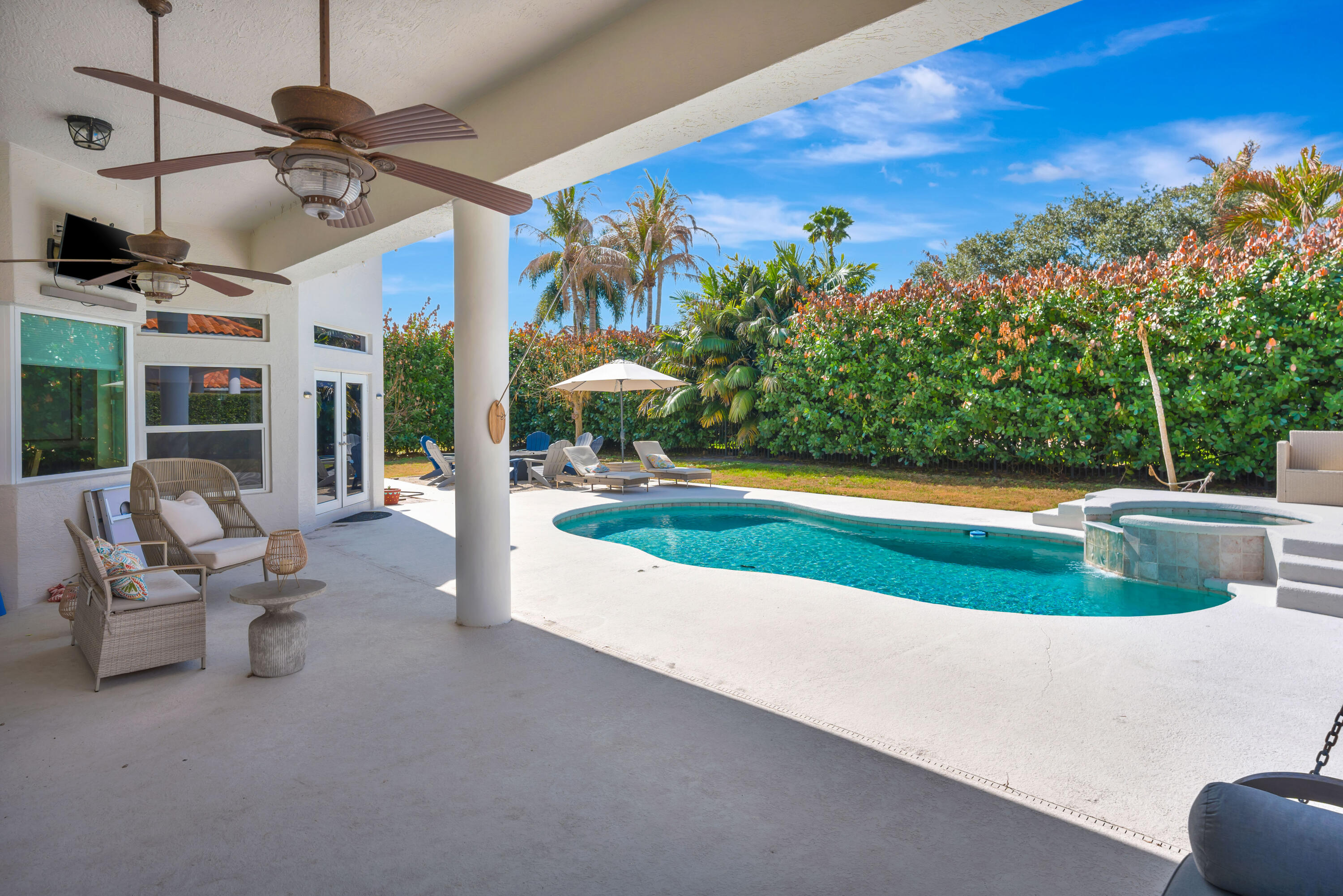 18938 SE Loxahatchee Riv Jupiter, FL 33458