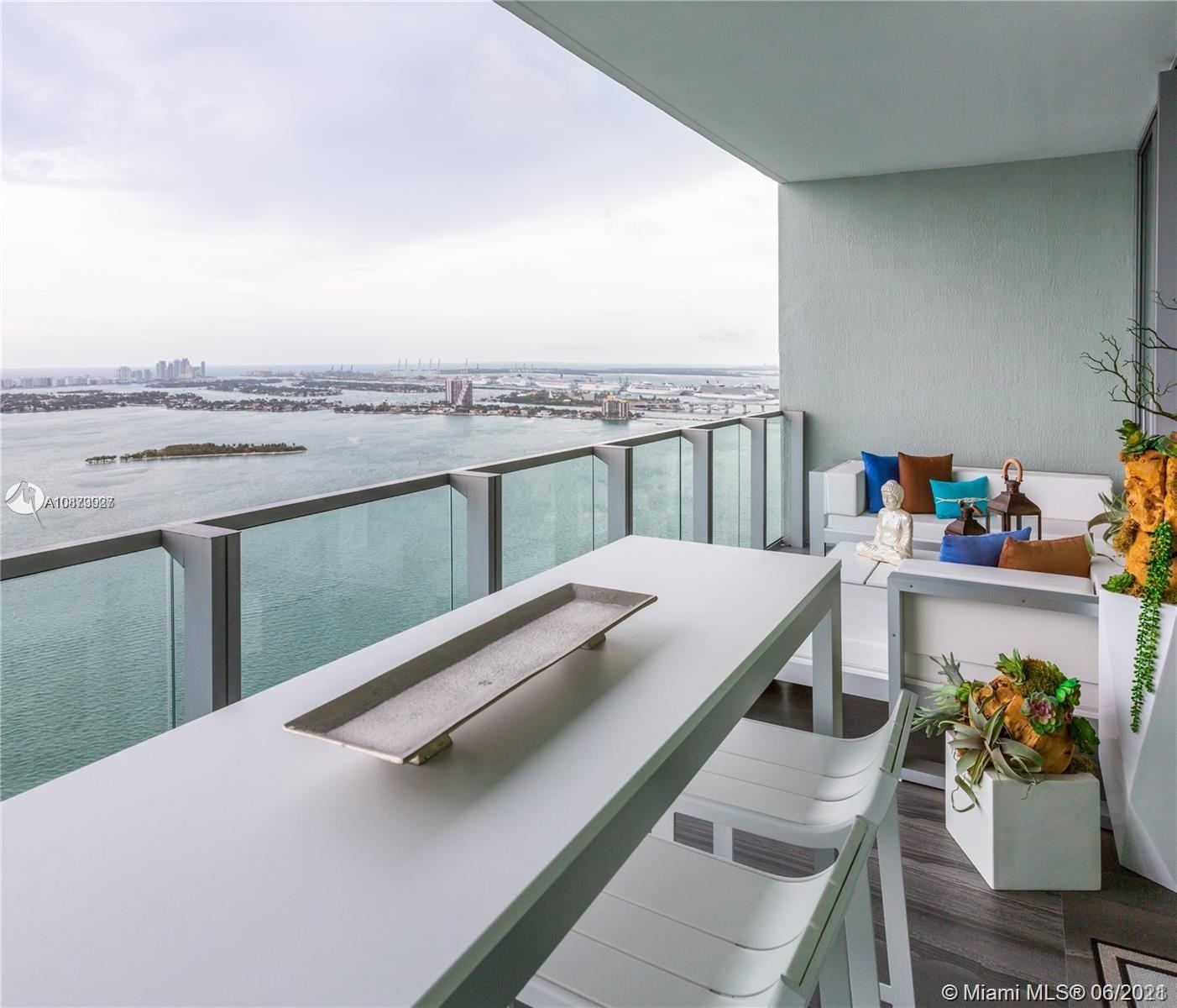 2900 NE 7th Ave #4105