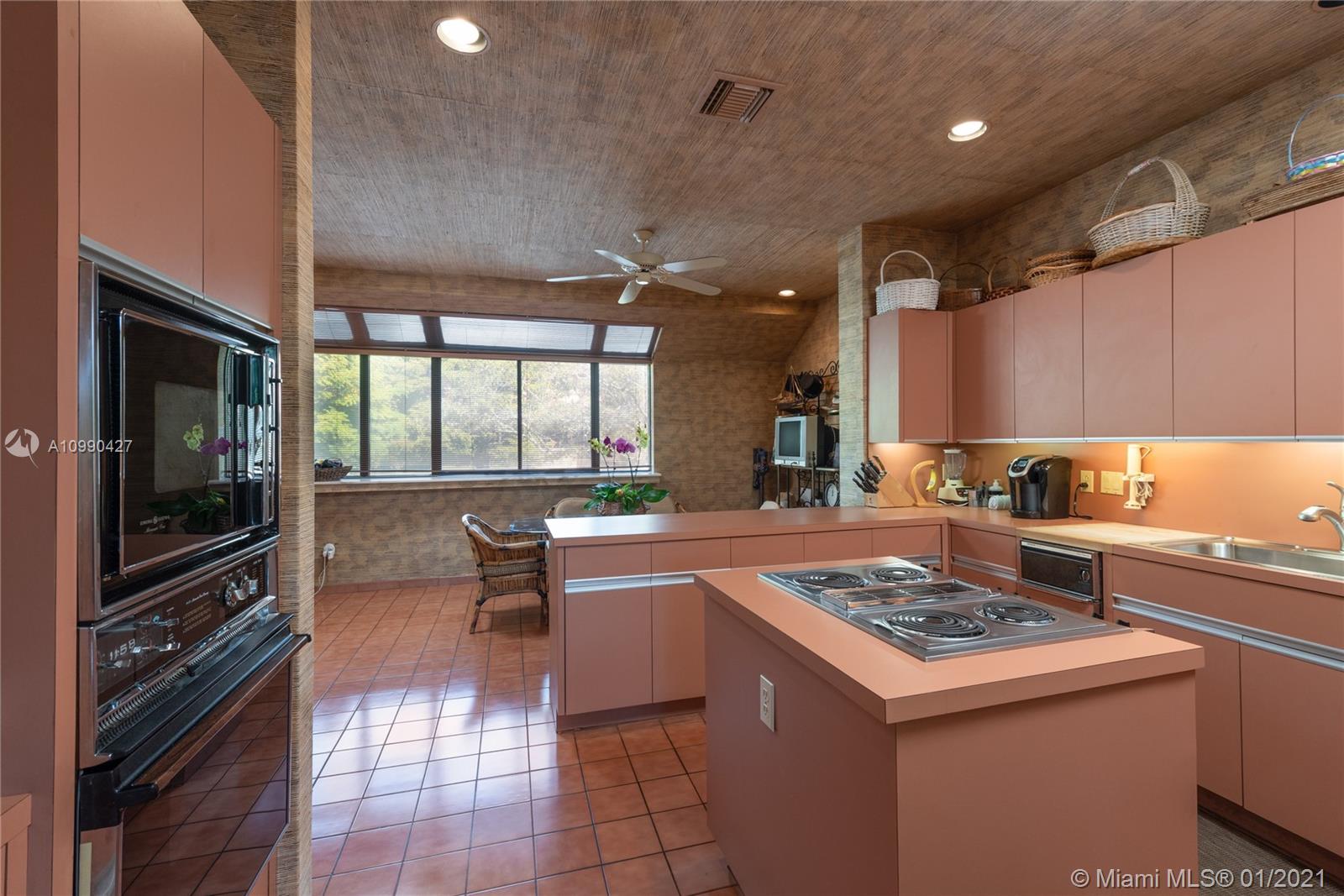 2000 S Bayshore Dr #46 Miami, FL 33133