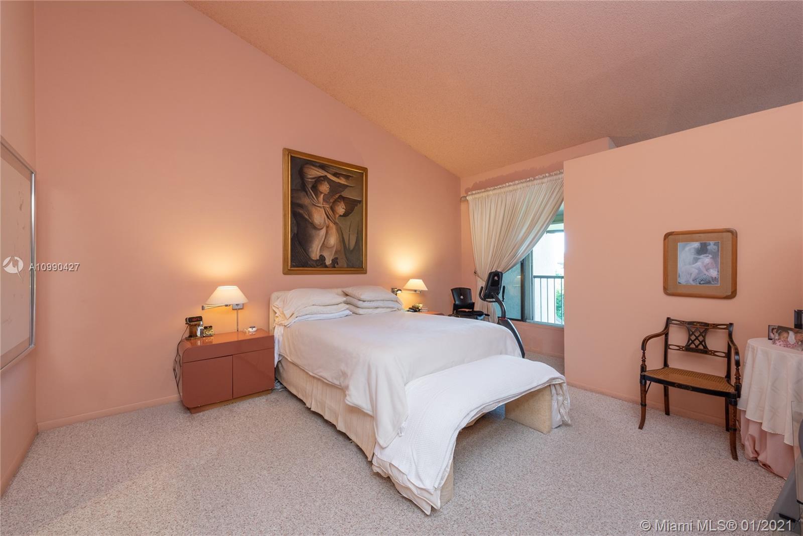 2000 S Bayshore Dr #46 Miami, FL 33133