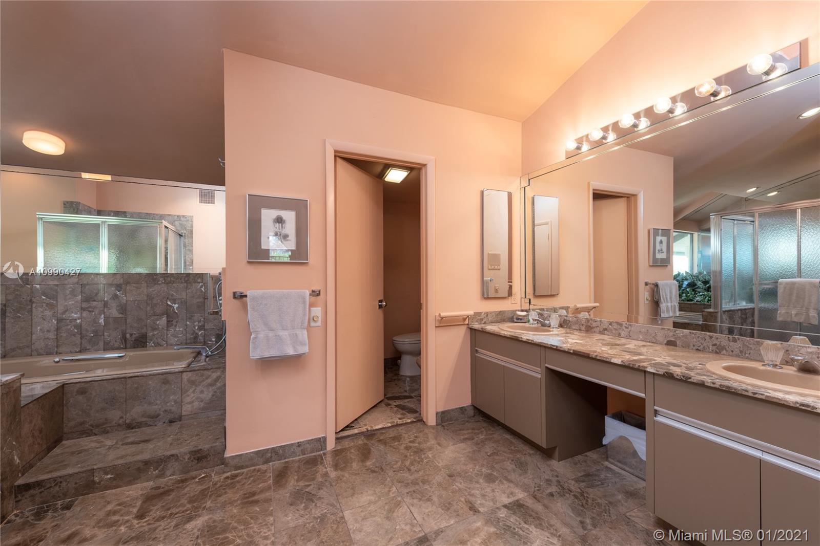 2000 S Bayshore Dr #46 Miami, FL 33133