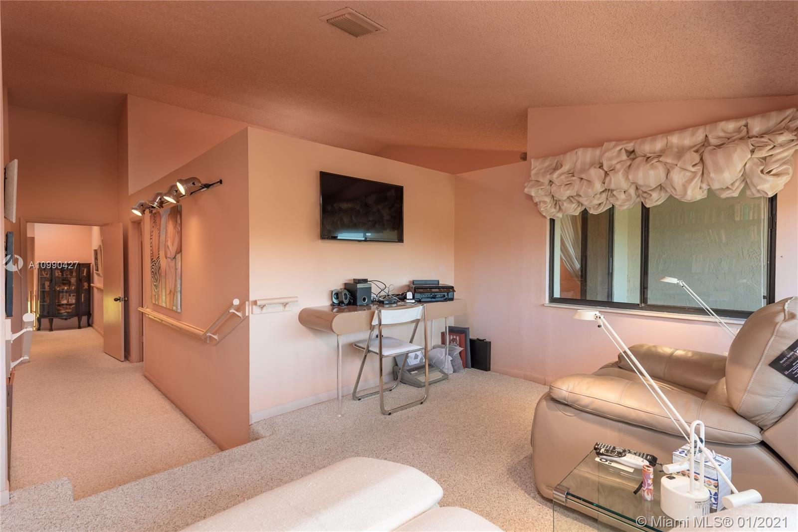 2000 S Bayshore Dr #46 Miami, FL 33133