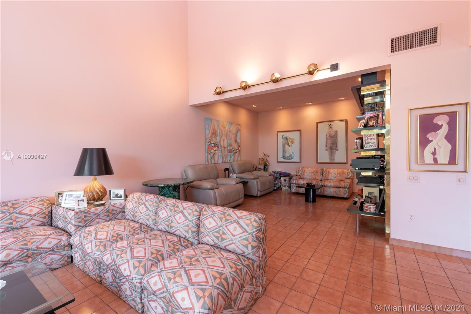 2000 S Bayshore Dr #46 Miami, FL 33133