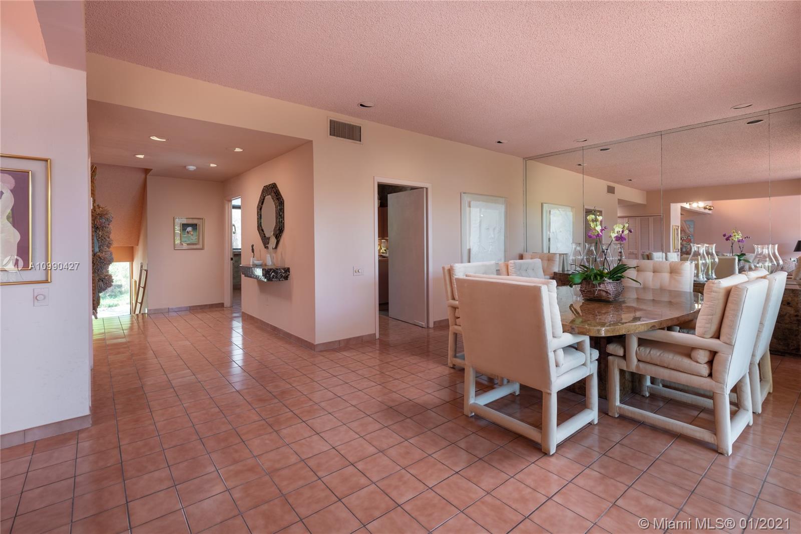 2000 S Bayshore Dr #46 Miami, FL 33133