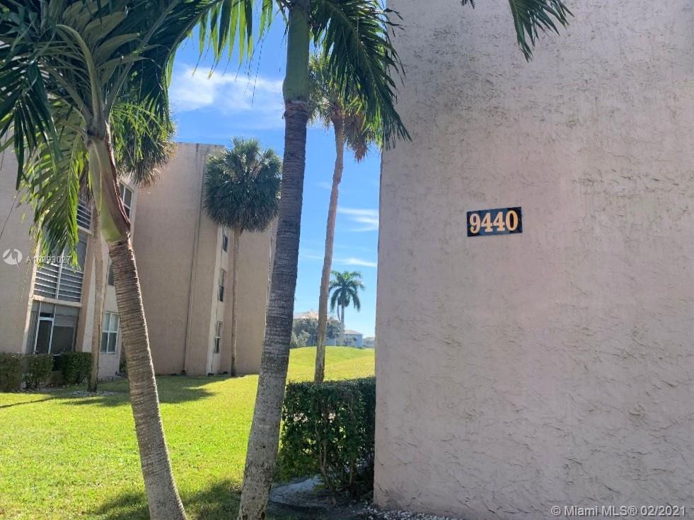 9440 Tangerine Pl #404