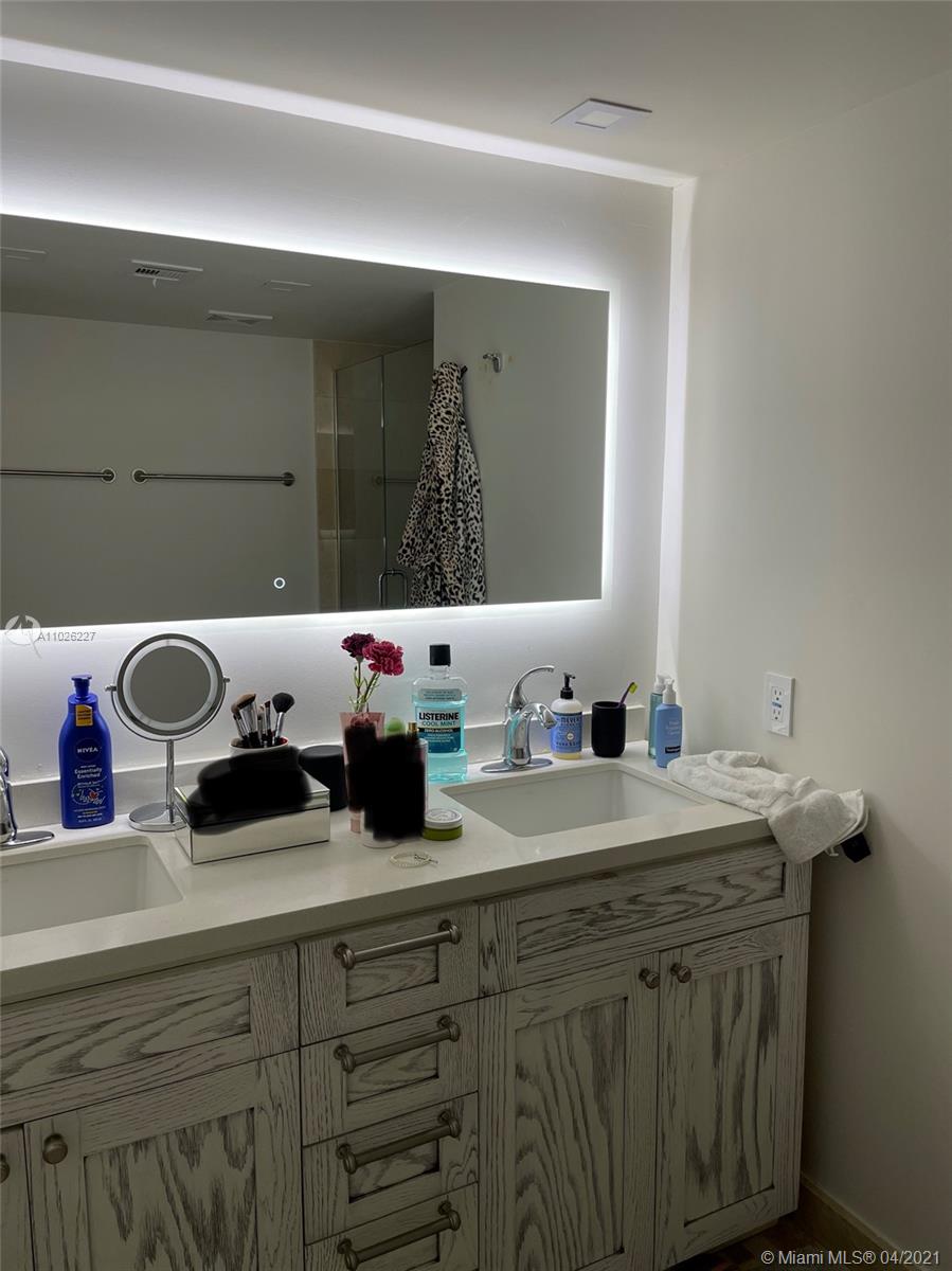 520 Brickell Key Dr #A307 Miami, FL 33131