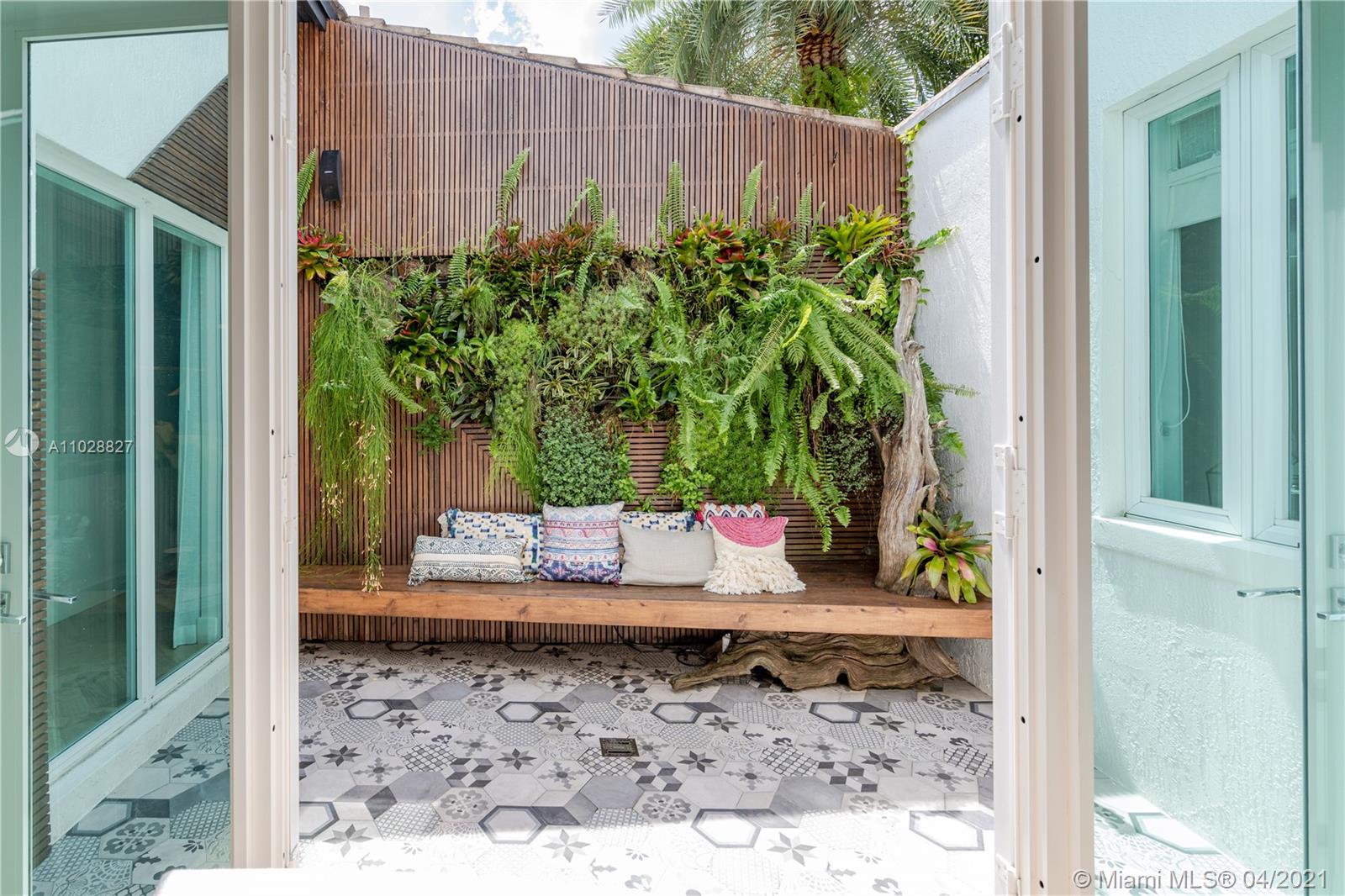 907 Jeronimo Dr Coral Gables, FL 33146