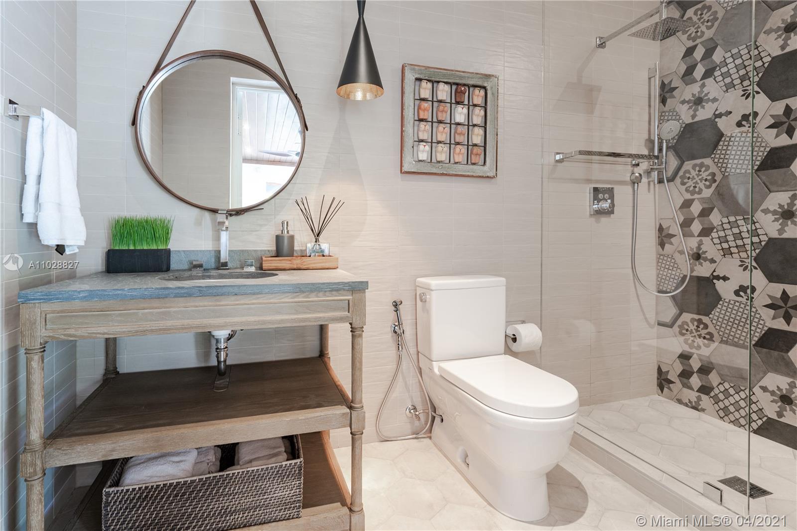 907 Jeronimo Dr Coral Gables, FL 33146