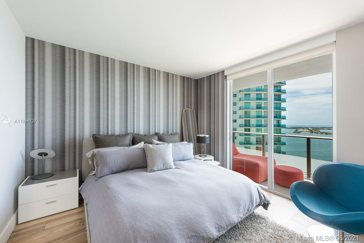 1300 Brickell Bay Dr #3205,Miami, FL 33131