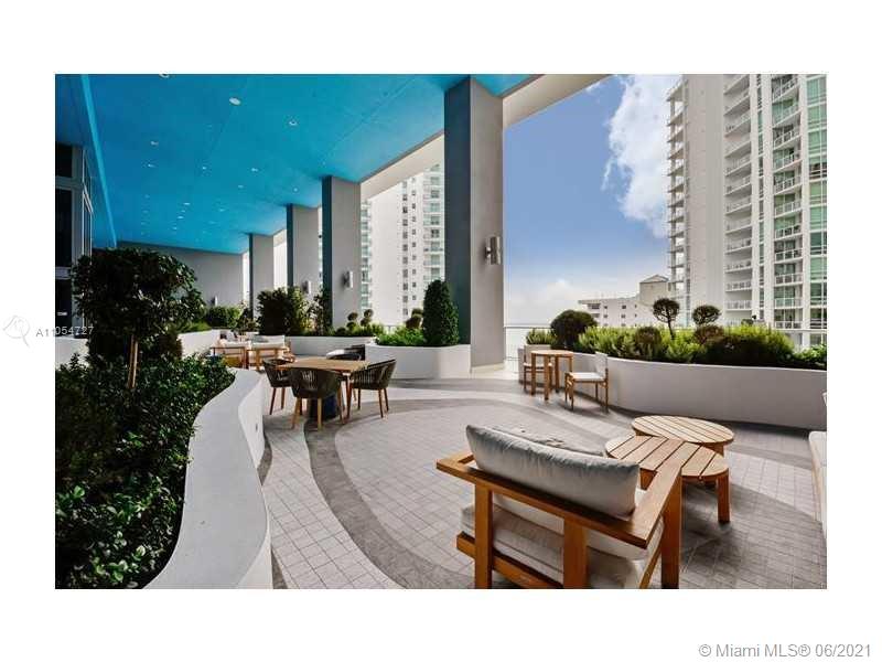 1300 Brickell Bay Dr #3205,Miami, FL 33131