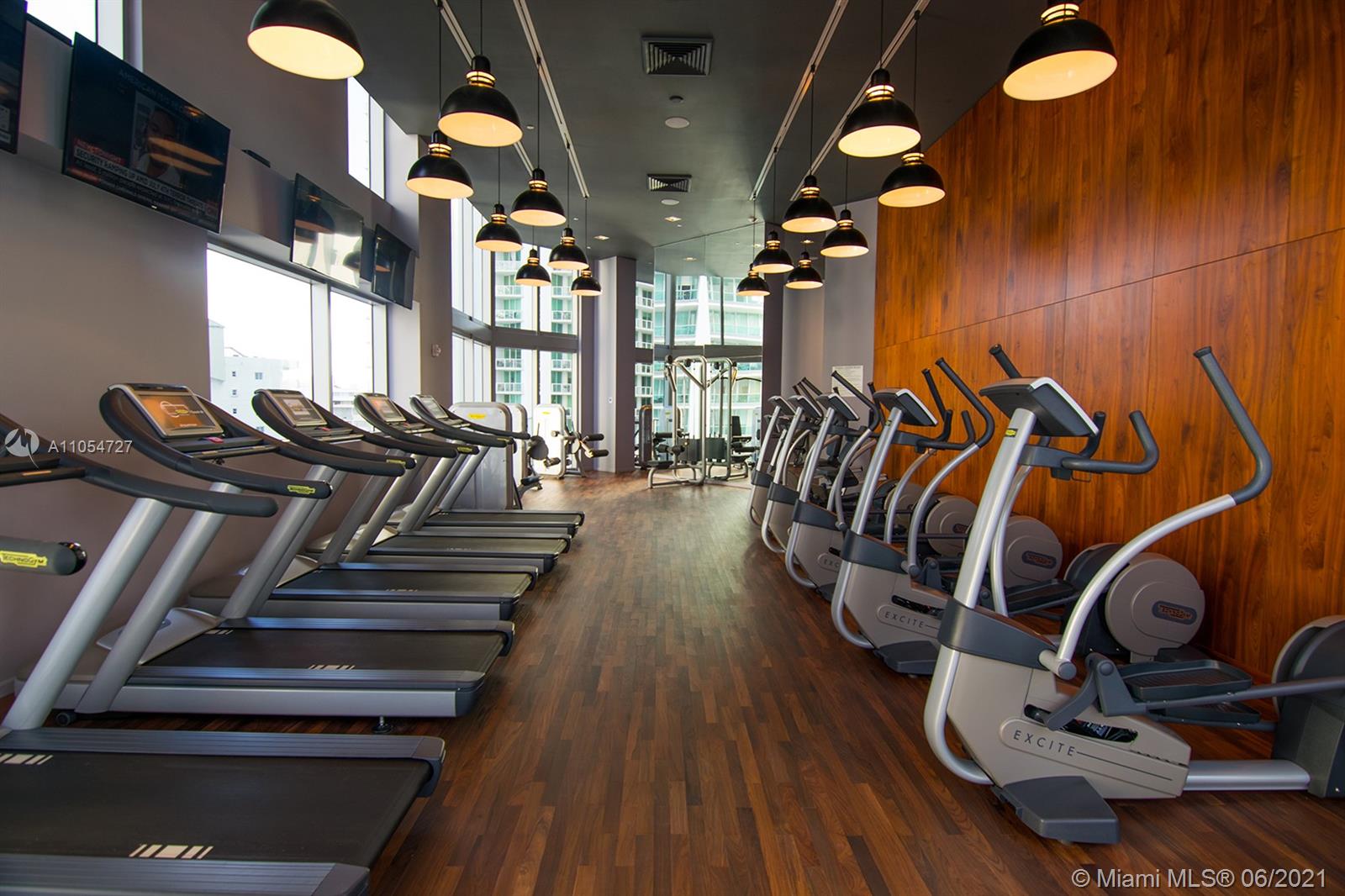 1300 Brickell Bay Dr #3205,Miami, FL 33131