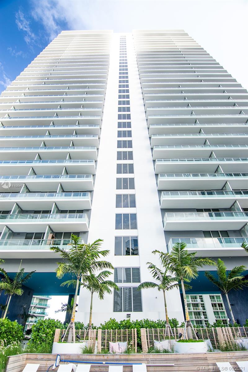 1300 Brickell Bay Dr #3205,Miami, FL 33131