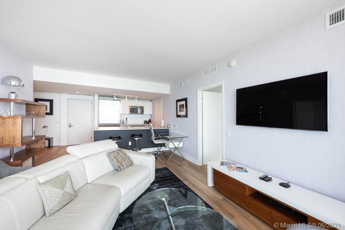 1300 Brickell Bay Dr #3205,Miami, FL 33131