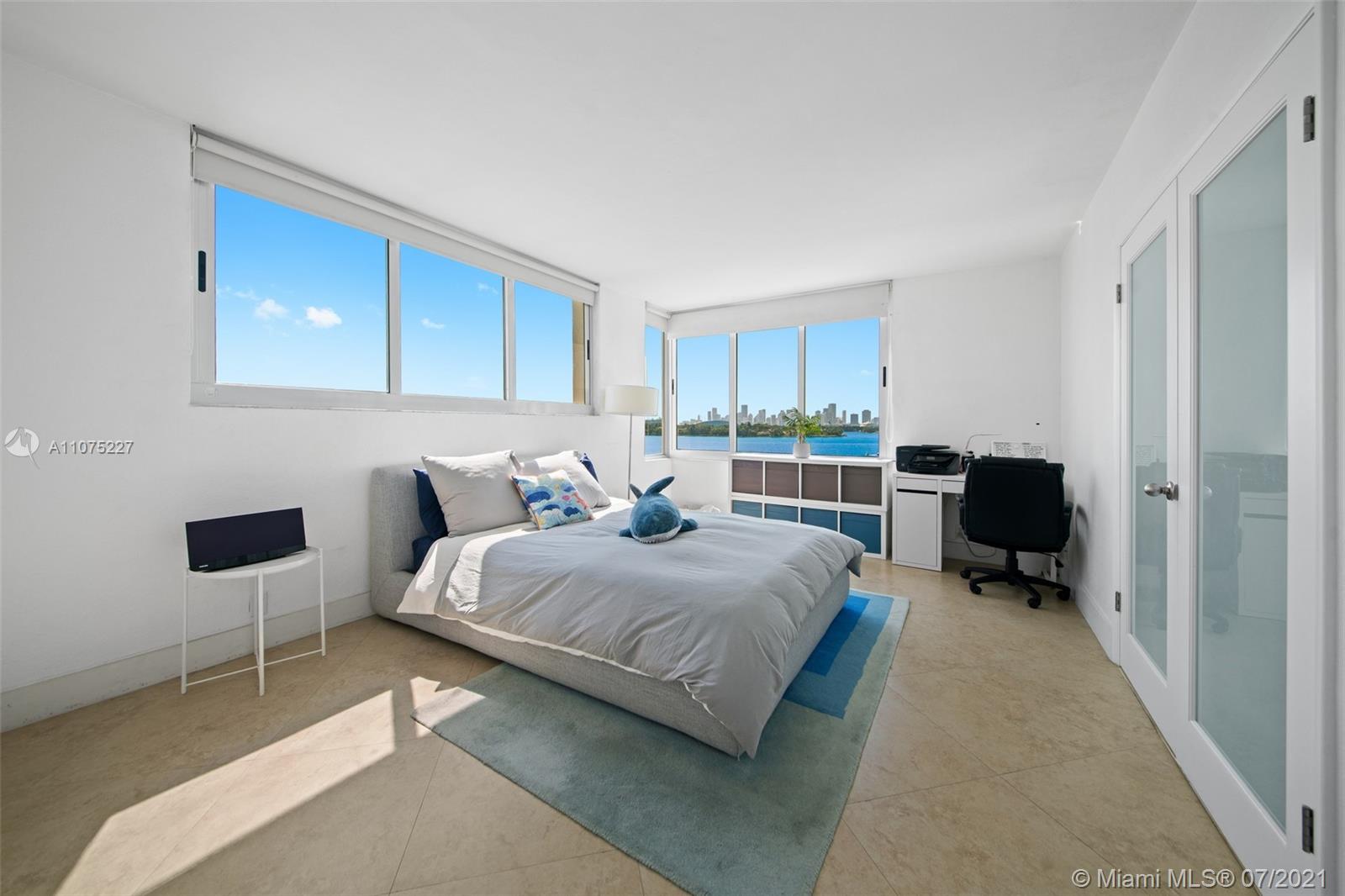 1200 West Ave #526