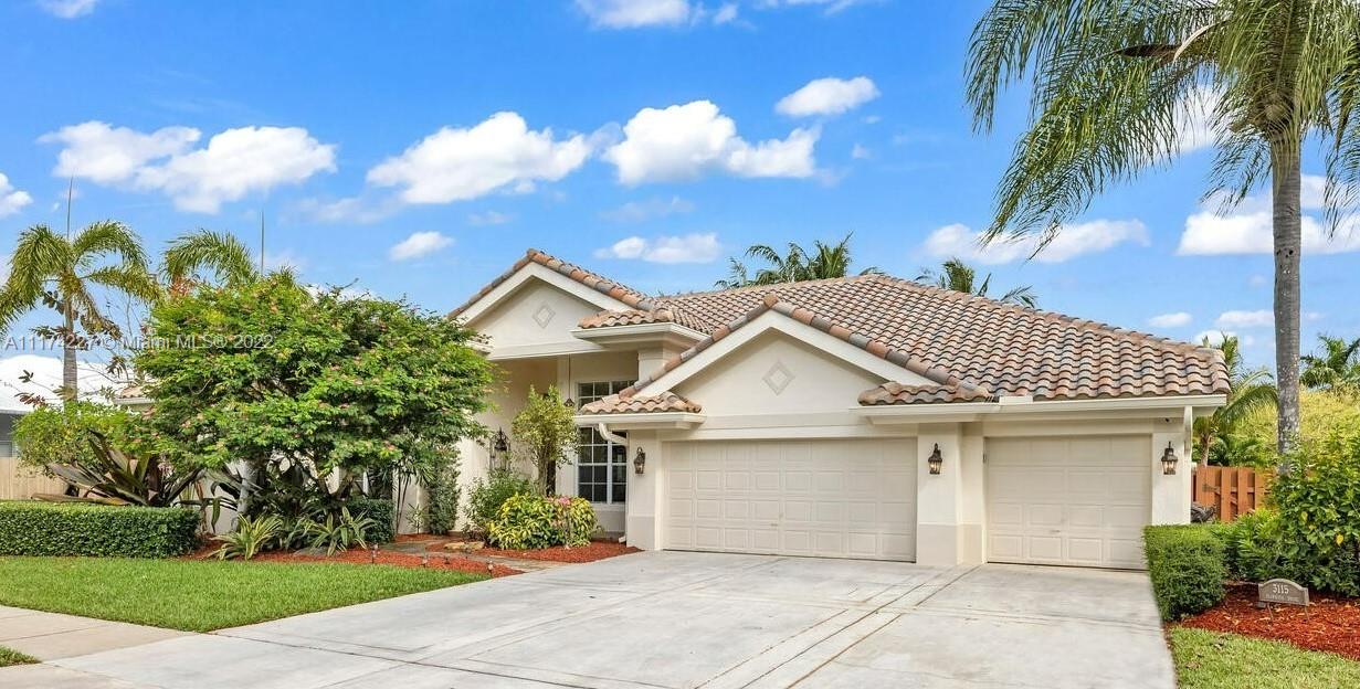 3115 Fairways Dr, Homestead MLS A11174227 For Sale