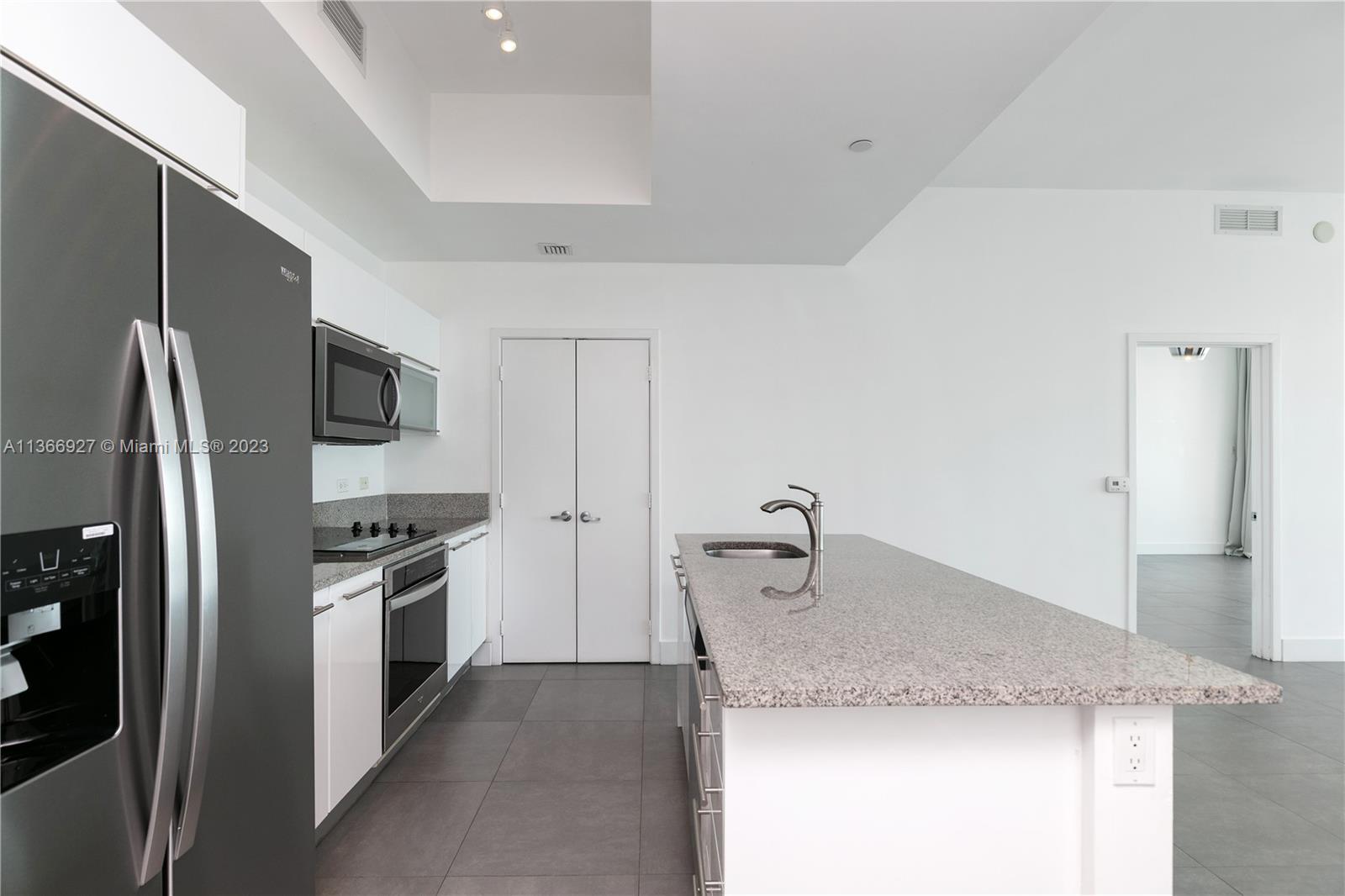 888 Biscayne Bl #5302 Miami, FL 33132