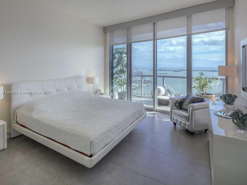 888 Biscayne Bl #5302 Miami, FL 33132