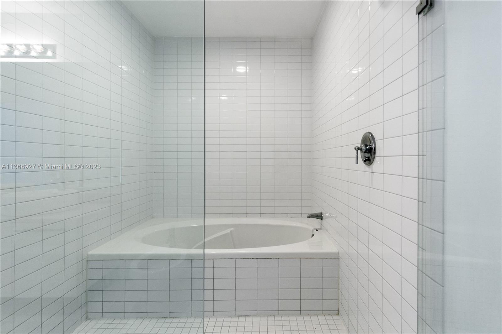 888 Biscayne Bl #5302 Miami, FL 33132