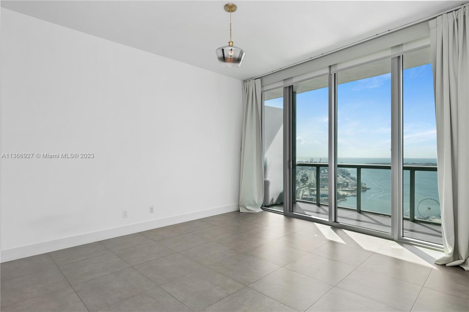 888 Biscayne Bl #5302 Miami, FL 33132