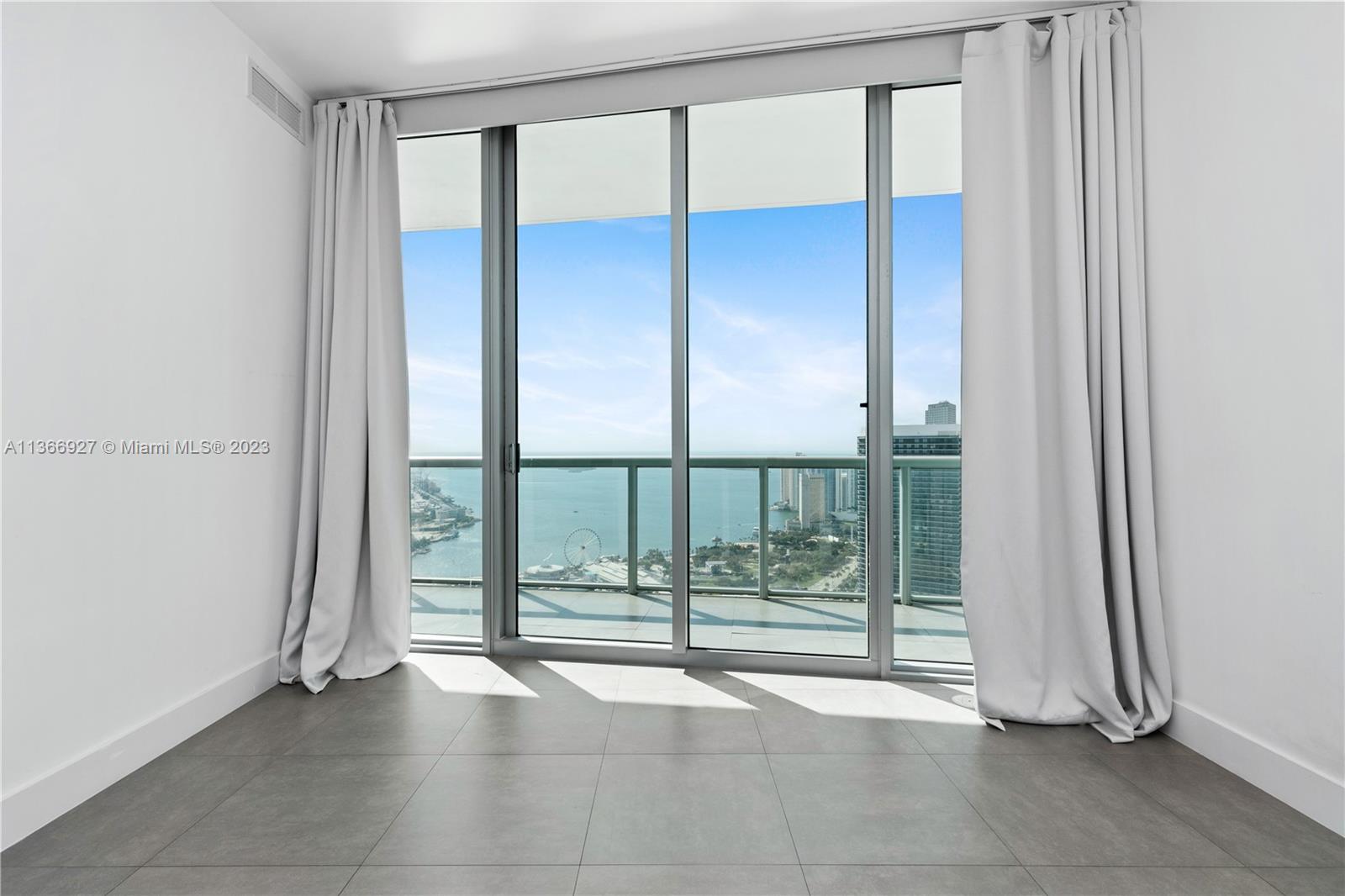 888 Biscayne Bl #5302 Miami, FL 33132