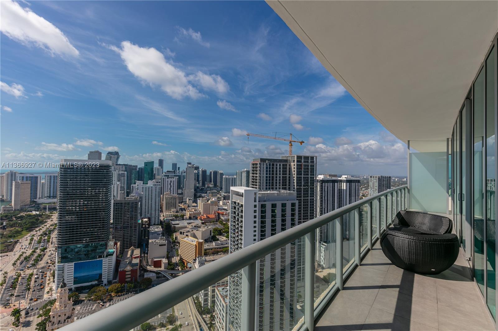 888 Biscayne Bl #5302 Miami, FL 33132