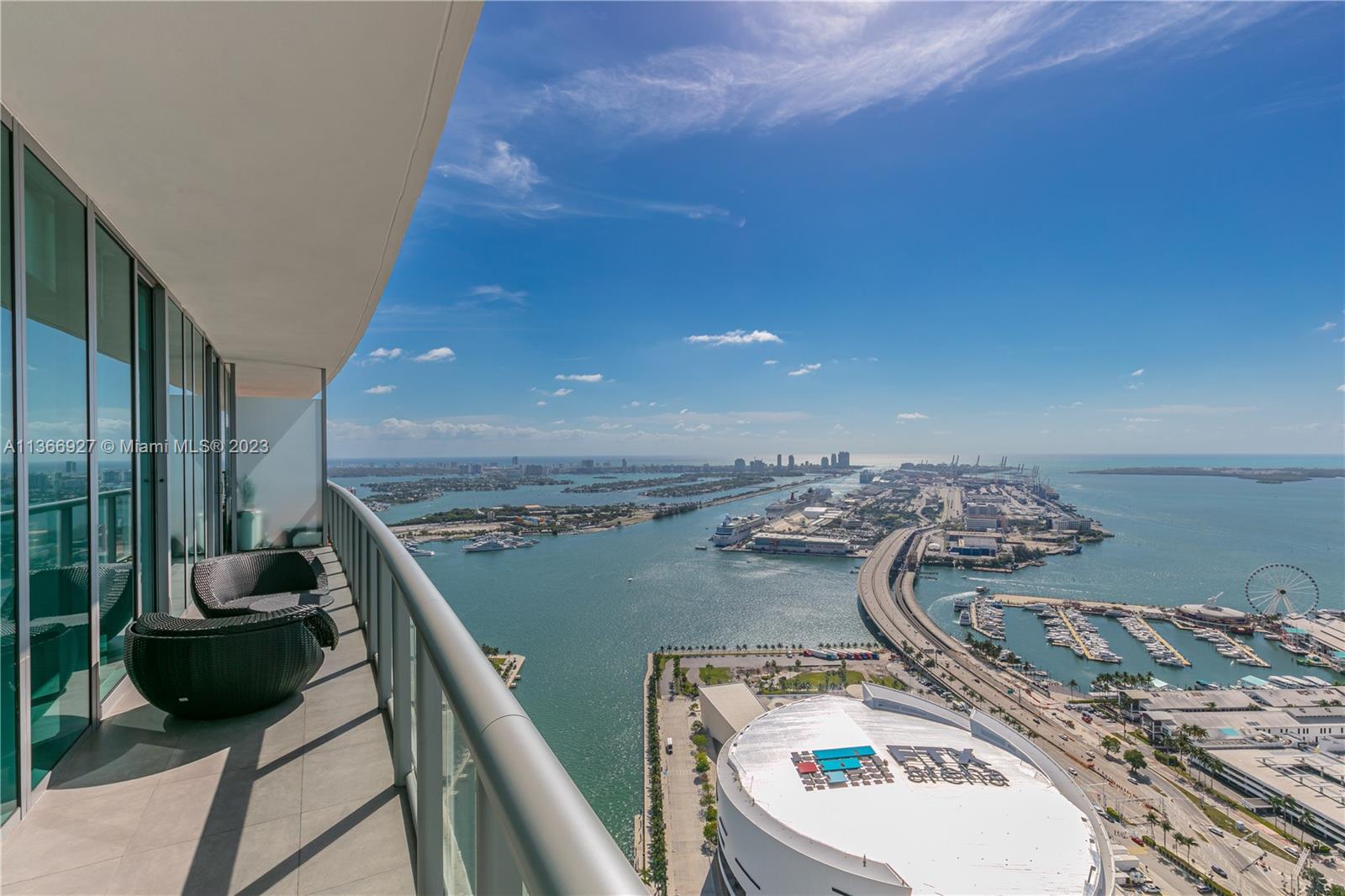 888 Biscayne Bl #5302 Miami, FL 33132