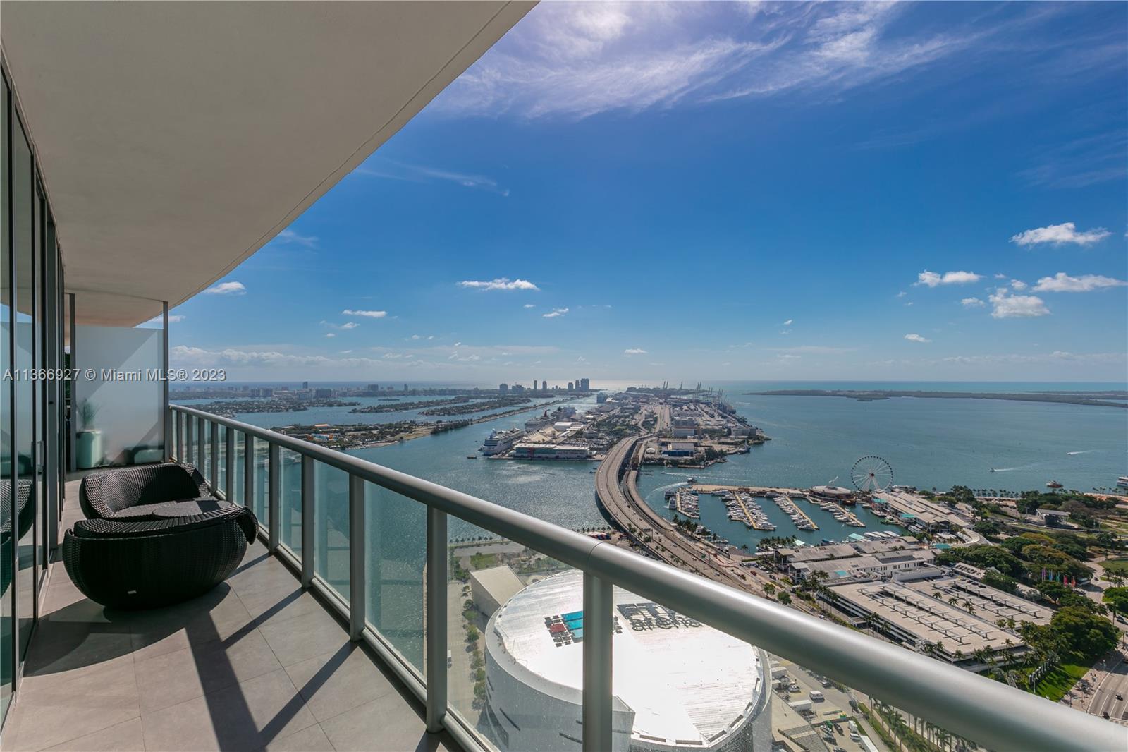 888 Biscayne Bl #5302 Miami, FL 33132