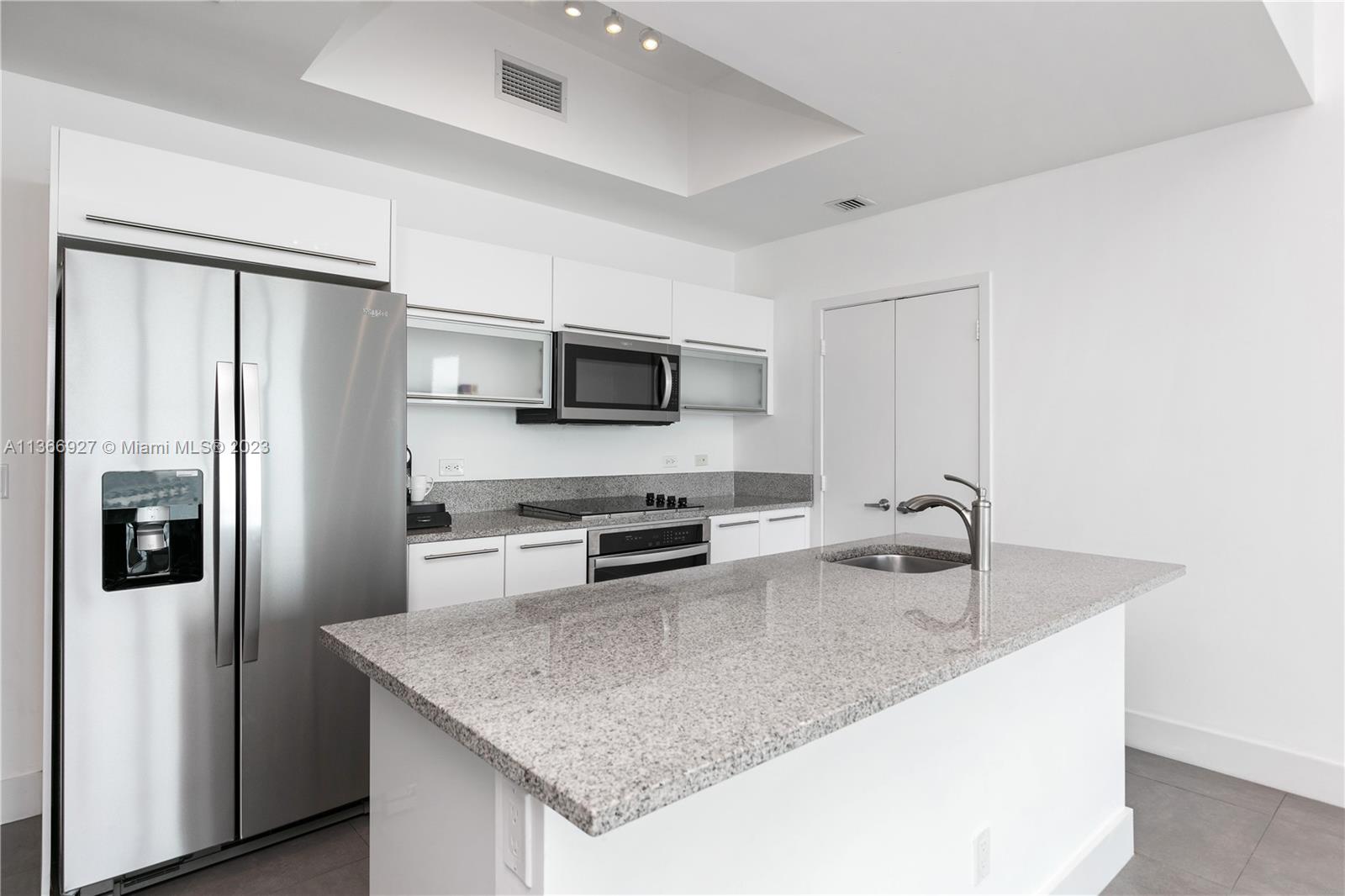 888 Biscayne Bl #5302 Miami, FL 33132