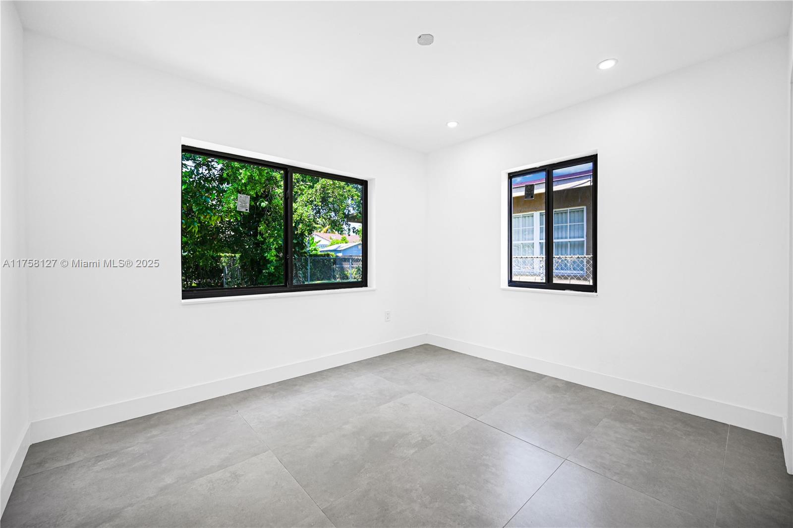 2261 SW 26th St Miami, FL 33133