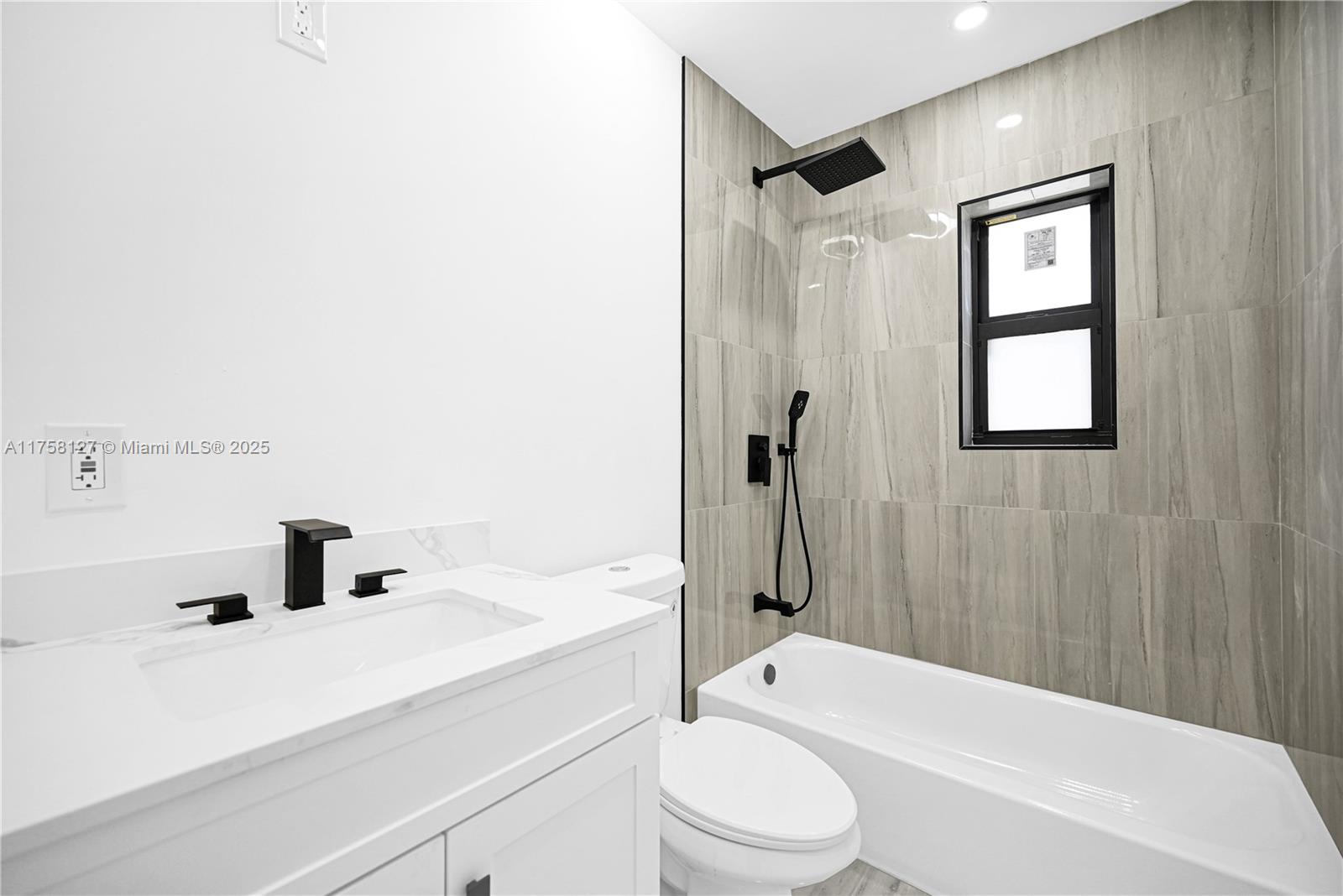 2261 SW 26th St Miami, FL 33133