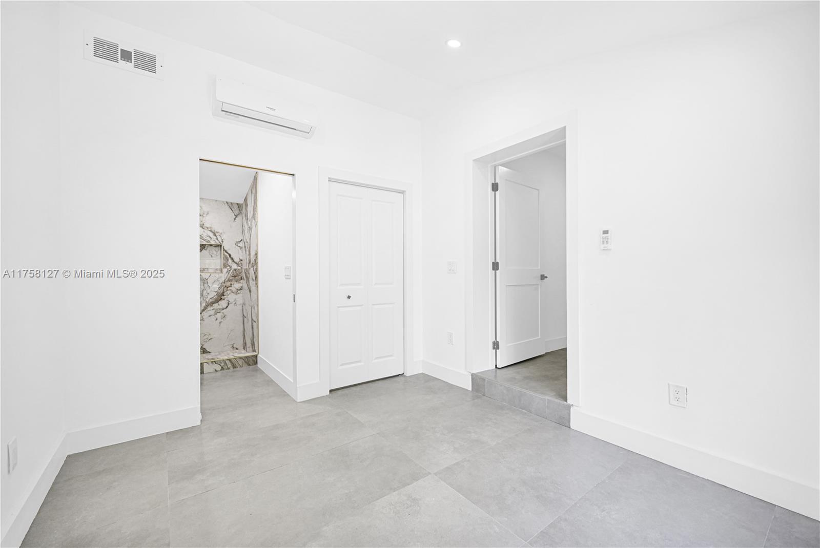 2261 SW 26th St Miami, FL 33133