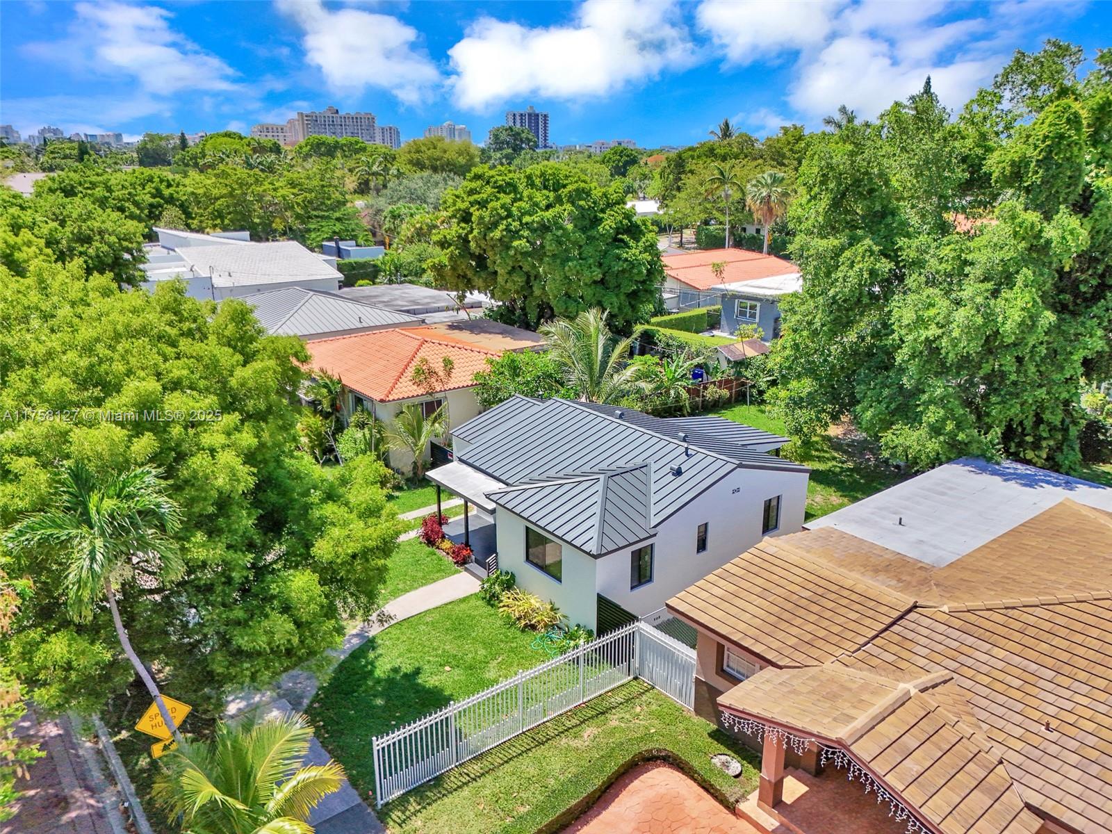 2261 SW 26th St Miami, FL 33133