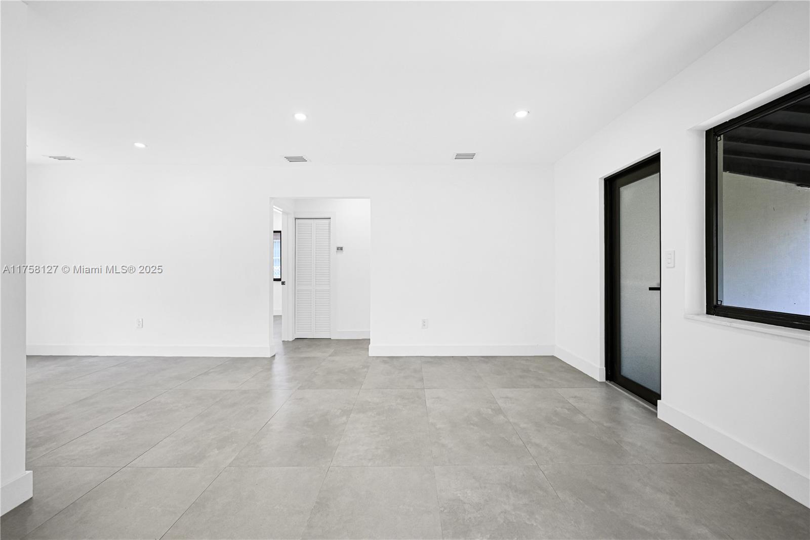 2261 SW 26th St Miami, FL 33133