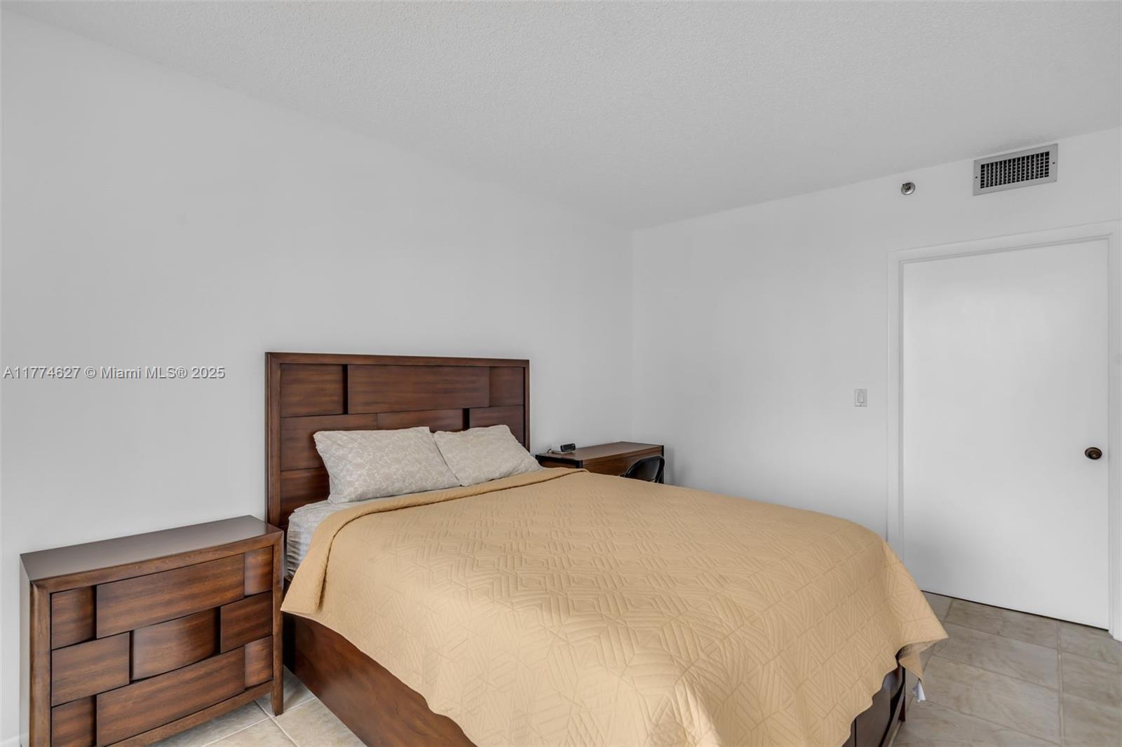 image VILLA REGINA CONDO18