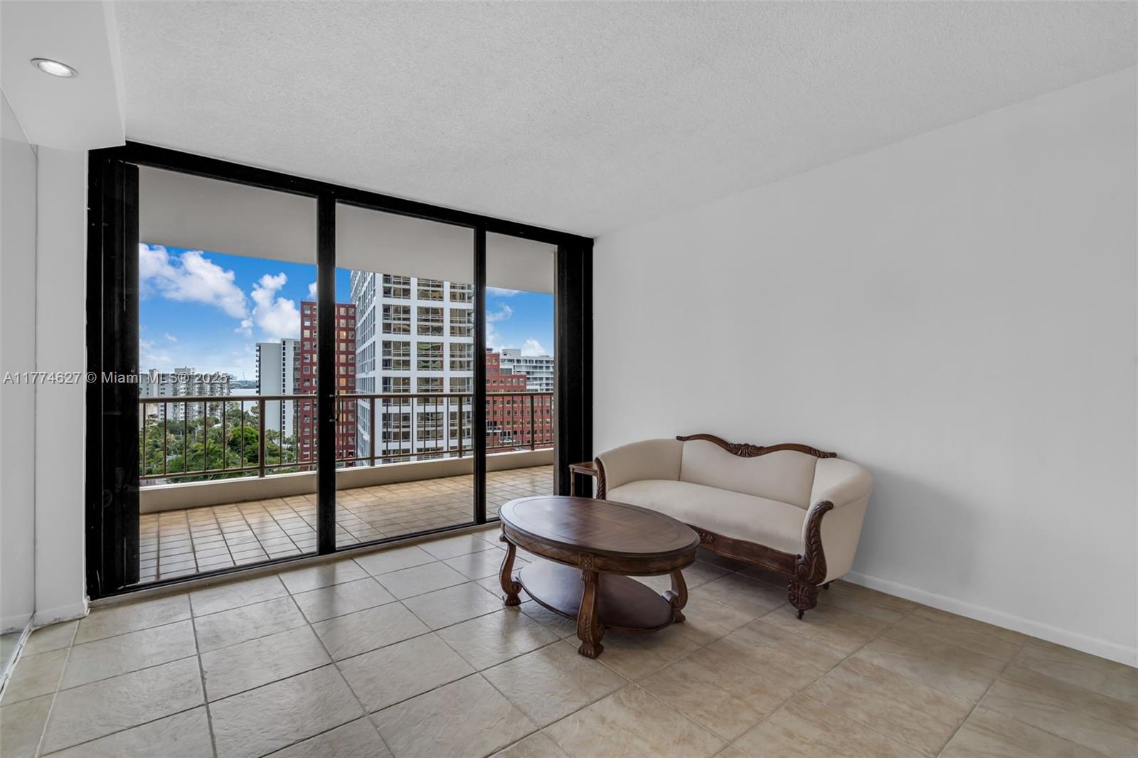 image VILLA REGINA CONDO47