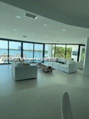 7720 Miami Vw North Bay Village, FL 33142