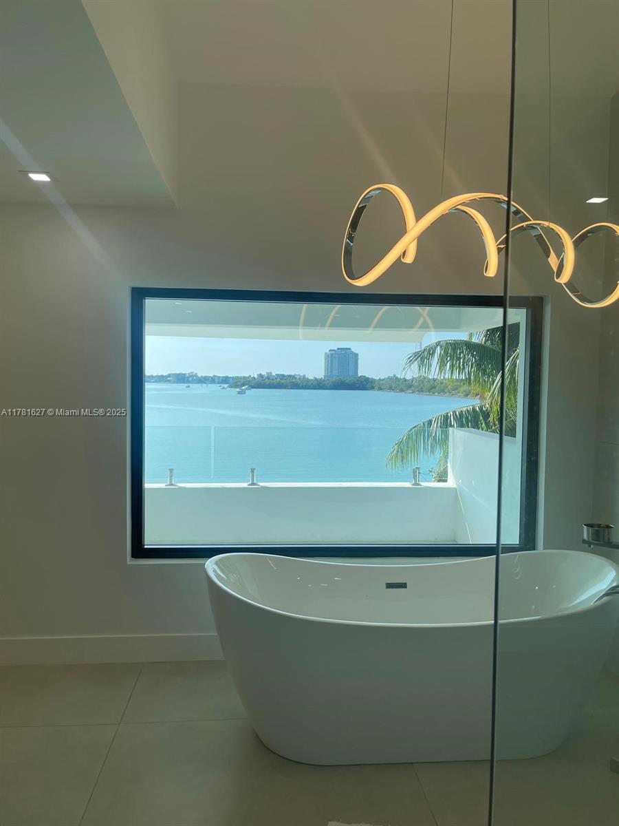 7720 Miami Vw North Bay Village, FL 33142