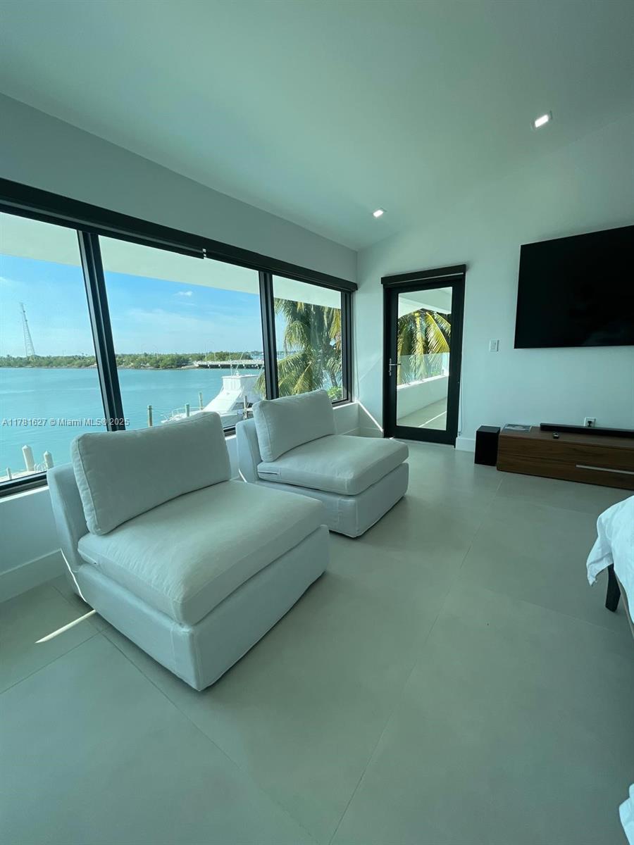 7720 Miami Vw North Bay Village, FL 33142