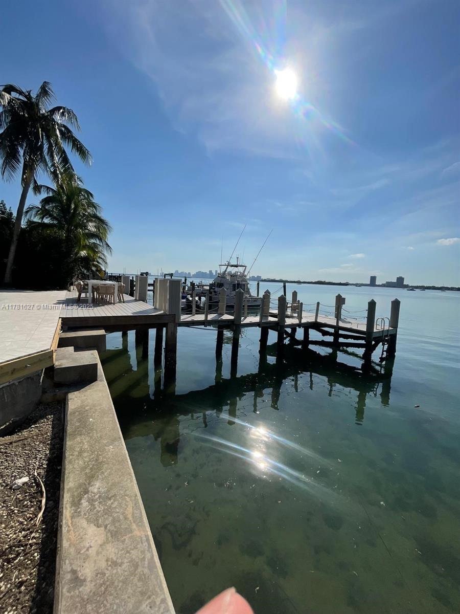 7720 Miami Vw North Bay Village, FL 33142