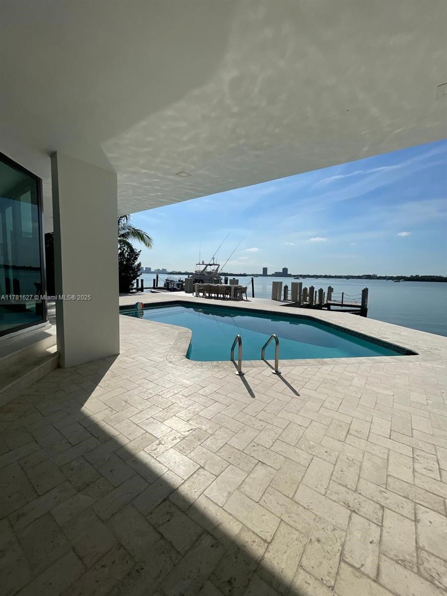 7720 Miami Vw North Bay Village, FL 33142