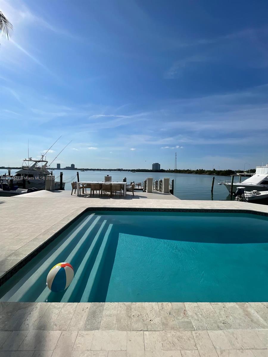 7720 Miami Vw North Bay Village, FL 33142