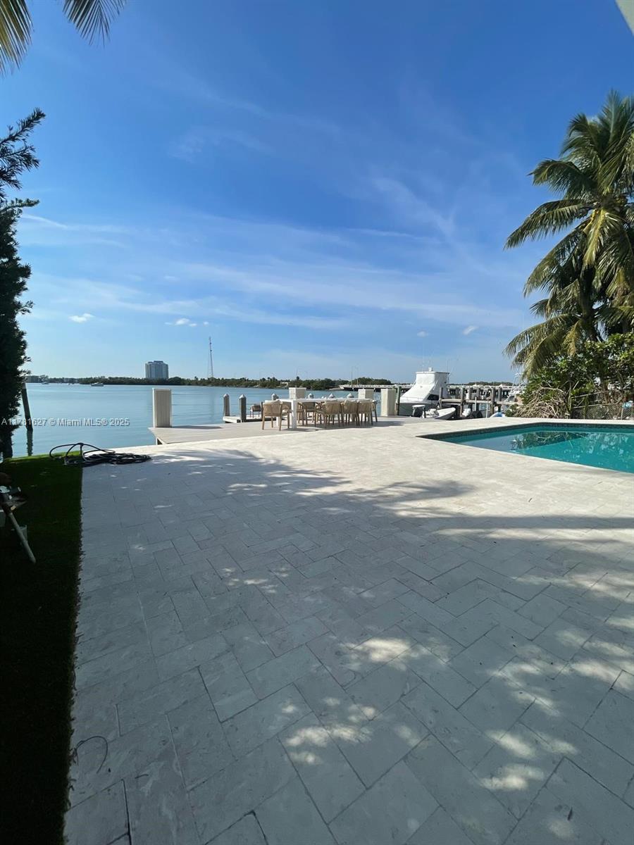 7720 Miami Vw North Bay Village, FL 33142